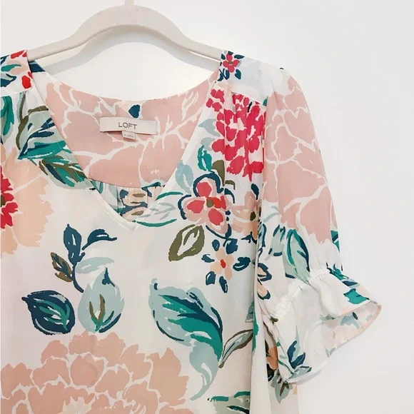LOFT Floral Flutter V-Neck Top - Picture 5 of 6